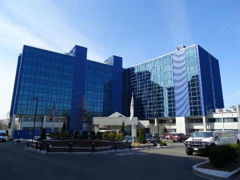 7042 - Crowne Plaza at JFK Airport